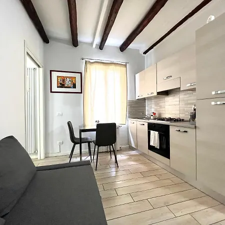 Beautiful View Navigli Apartment-2